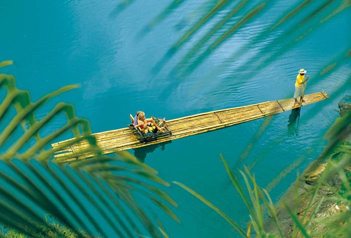 jamaica el lago azul