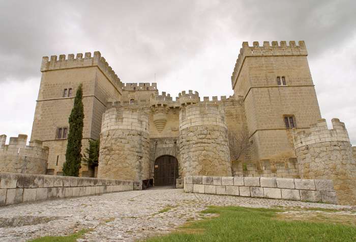 CASTILLO DE AMPUDIA