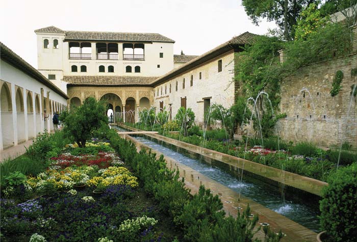 fuentes patio acequia