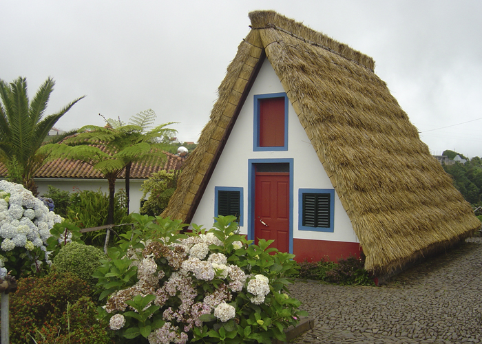 madeira casa santana
