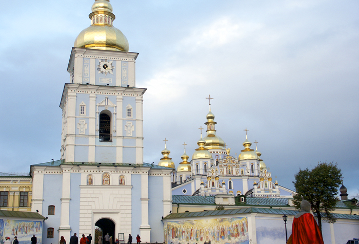 san miguel capsulas doradas